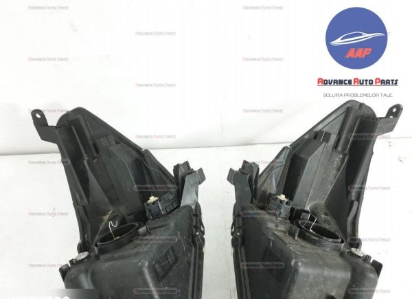 Far stanga dreapta original in stare buna Toyota  Hilux  8 [2015 - 2020] - imagine 6