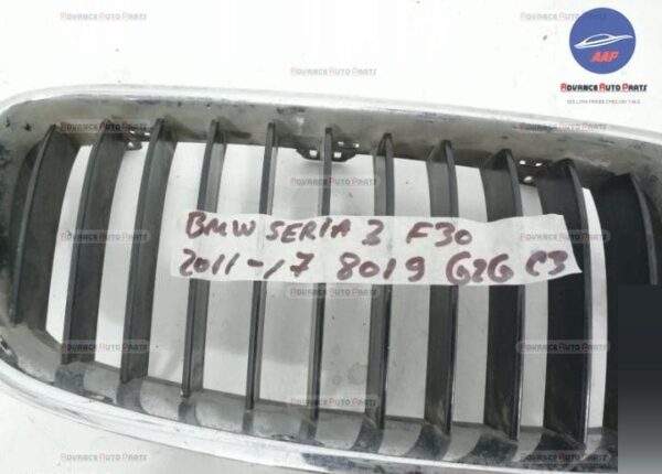 Grila centrala dreapta originala BMW  Seria 3  F30/F31/F34 [2011 - 2016] - imagine 7