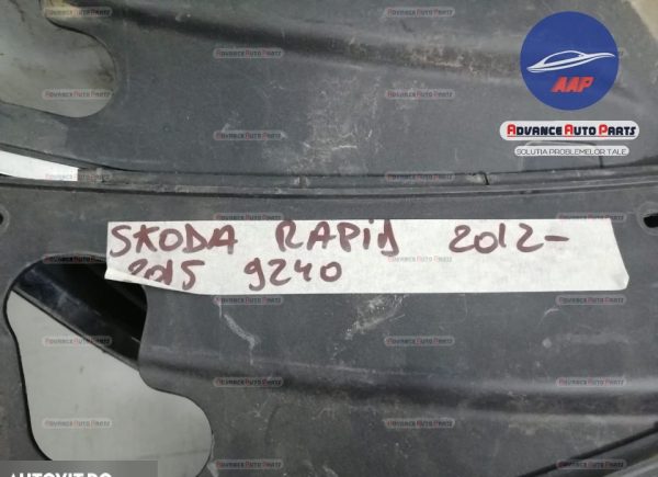 Grila centrala originala in stare buna Skoda Rapid 1 [2012 - 2017] Skoda  Rapid 1 [2012 - 2017]