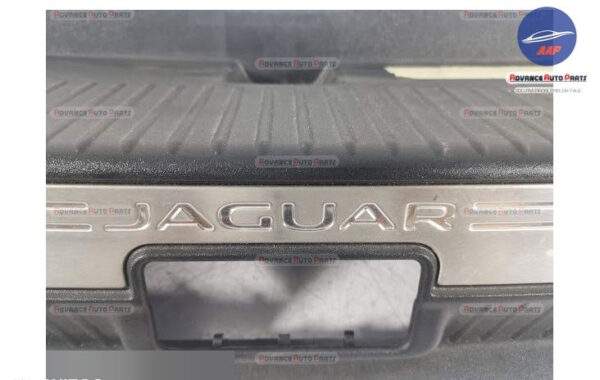 Ornament Interior Portbagaj Centru original Jaguar  XJ  X351 [2009 - 2015] - imagine 9
