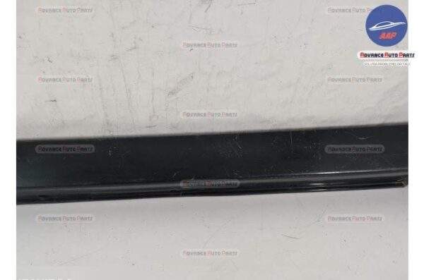 Ornament Prag Stanga original BMW  Seria 5  E60/E61 [2003 - 2007] - imagine 4