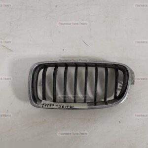 Grila Centrala Radiator Stanga BMW F30 F31 originala BMW  Seria 3  6  [2011 - 2016]