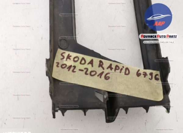 Grila stanga proiector  an 2012-2016 originala in stare buna Skoda  Rapid  1 [2012 - 2017] - imagine 5