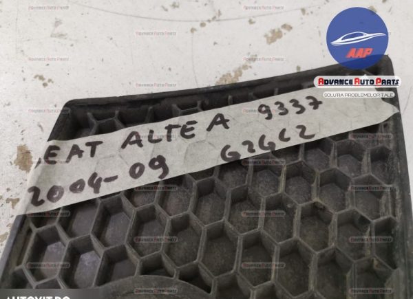 Grila proiector dreapta originala in stare buna Seat  Altea  1 [2004 - 2009] - imagine 8