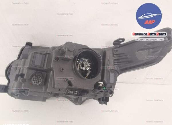Far dreapta cu bixenon led - original Land Rover  Range Rover  4 [2012 - 2017] - imagine 4