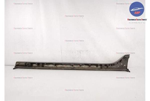 Prag Dreapta original Jaguar  XE  X760 [2014 - 2020] - imagine 3