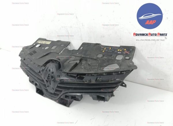 Grila radiator originala in stare buna Renault  Clio  4 [facelift] [2016 - 2019] - imagine 3