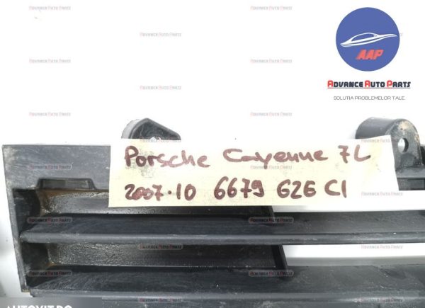 Grila dreapta proiector original in stare buna Porsche Cayenne 957 [facelift] [2007 - 2010] Porsche  Cayenne 957 [facelift] [2007 - 2010] - imagine 8