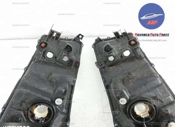 Far stanga dreapta original in stare buna Toyota  Hilux  8 [2015 - 2020] - imagine 11