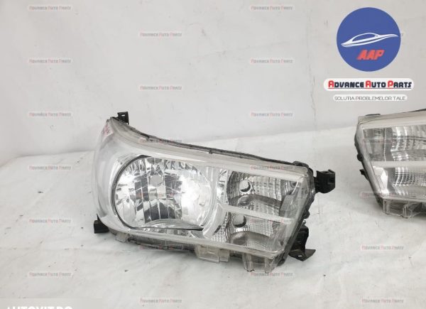 Far stanga dreapta original in stare buna Toyota  Hilux  8 [2015 - 2020] - imagine 5
