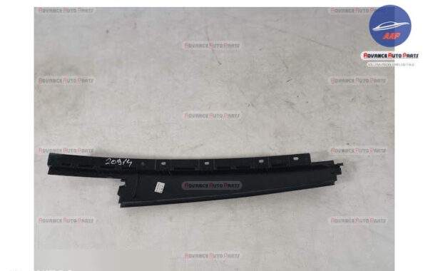 Ornament Exterior Stalp B Usa Stanga Spate Land Rover  Discovery  4 [facelift] [2013 - 2016] - imagine 4