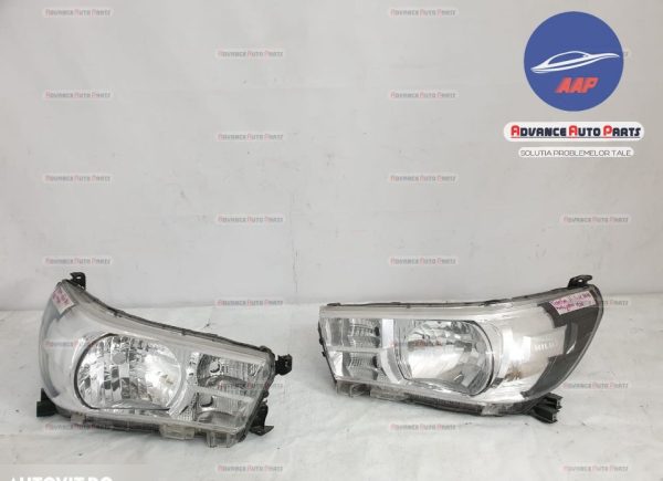 Far stanga dreapta original in stare buna Toyota  Hilux  8 [2015 - 2020]