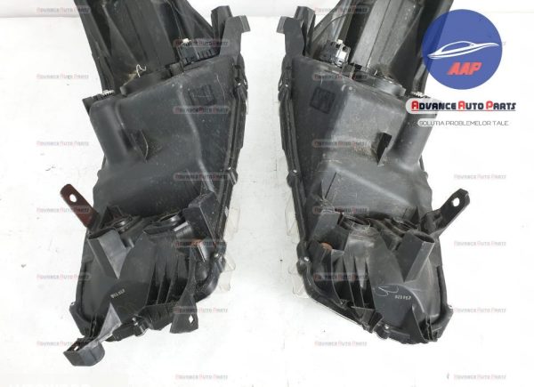 Far stanga dreapta original in stare buna Toyota  Hilux  8 [2015 - 2020] - imagine 9