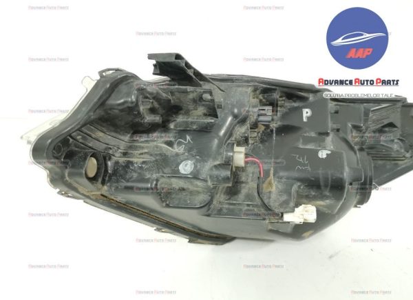 Far dreapta cu halogen original in stare buna Toyota  Yaris  3 [facelift] [2014 - 2017] - imagine 7