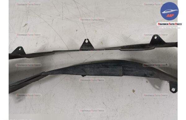 Deflector Aer Central original Maserati  Ghibli  3 [2013 - 2018] - imagine 7