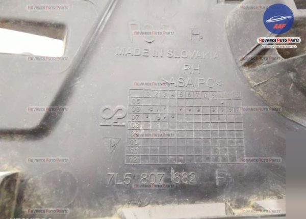 Grila dreapta proiector original in stare buna Porsche Cayenne 957 [facelift] [2007 - 2010] Porsche  Cayenne 957 [facelift] [2007 - 2010] - imagine 6