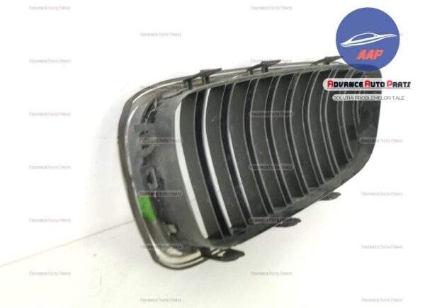 Grila centrala dreapta originala in stare buna BMW  Seria 5  F07/F10/F11 [2009 - 2013] - imagine 5