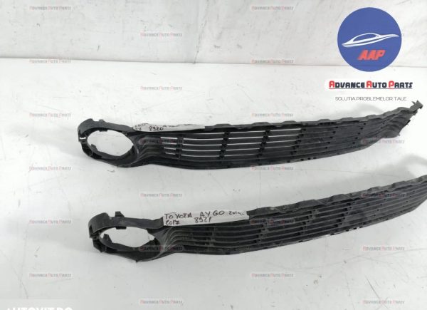 Grila centrala originala Toyota  Aygo  2 [2014 - 2020] - imagine 2