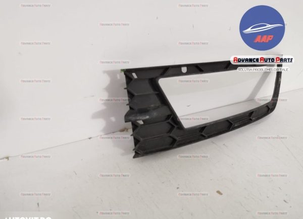 Grila stanga proiector  an 2012-2016 originala in stare buna Skoda  Rapid  1 [2012 - 2017] - imagine 3