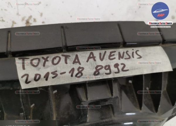 Grila centrala originala in stare buna Toyota  Avensis  3 T27 [2th facelift] [2015 - 2020] - imagine 8