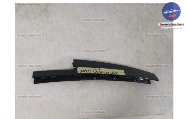 Ornament Exterior Stalp B Usa Stanga Spate Land Rover  Discovery  4 [facelift] [2013 - 2016] - imagine 3