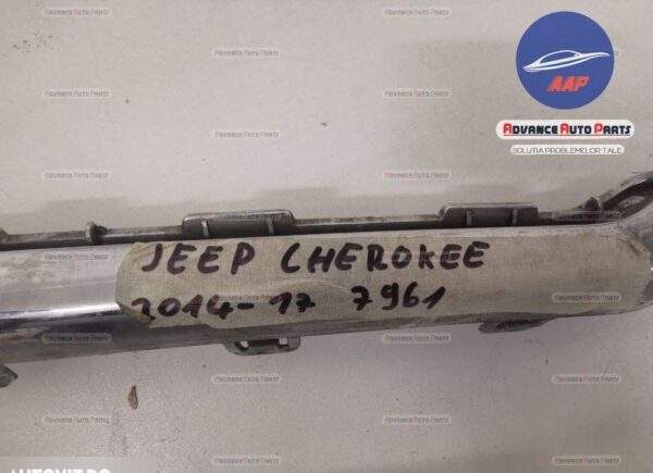 Ornament grila centrala cod 7300589 - original Jeep  Cherokee  KL [2013 - 2017] - imagine 6
