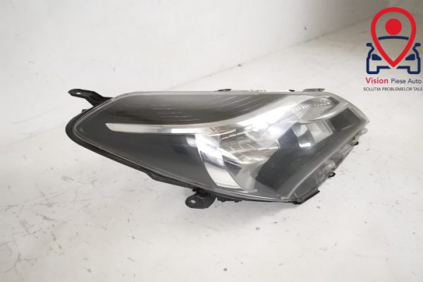 Far Dreapta Original Halogen In Stare Buna Toyota  Yaris  XP130 [2th facelift] [2015 - 2020] - imagine 2