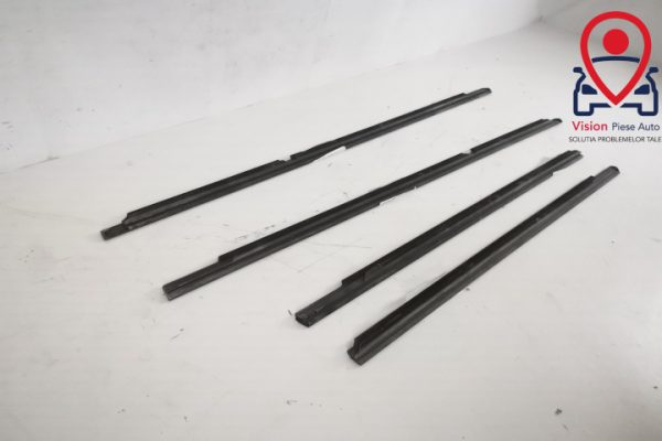 Perie Geam Stanga Fata Originala In Stare Buna Mercedes-Benz  E-Class  W212 [2009 - 2013] - imagine 5