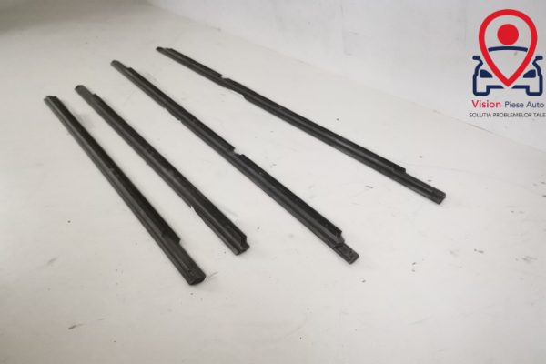Perie Geam Stanga Fata Originala In Stare Buna Mercedes-Benz  E-Class  W212 [2009 - 2013] - imagine 6