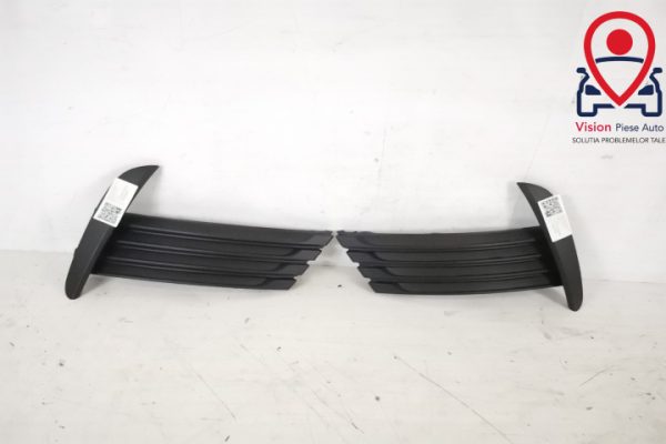 Grila Proiector Laterala Dreapta Originala In Stare Buna Toyota  Corolla  E170 [facelift] [2015 - 2020]