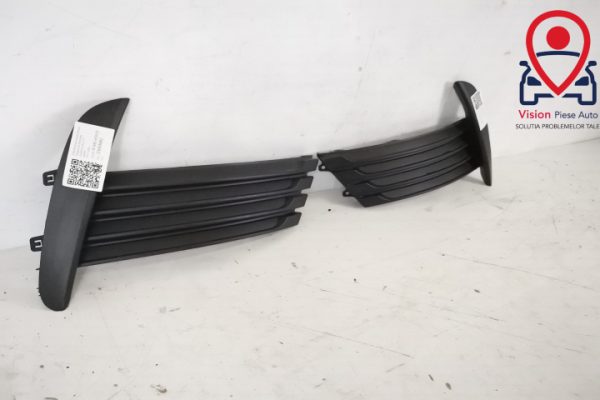 Grila Proiector Laterala Dreapta Originala In Stare Buna Toyota  Corolla  E170 [facelift] [2015 - 2020] - imagine 2