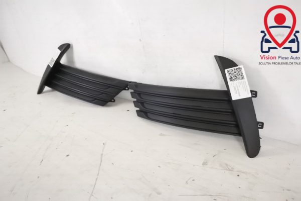 Grila Proiector Laterala Dreapta Originala In Stare Buna Toyota  Corolla  E170 [facelift] [2015 - 2020] - imagine 3