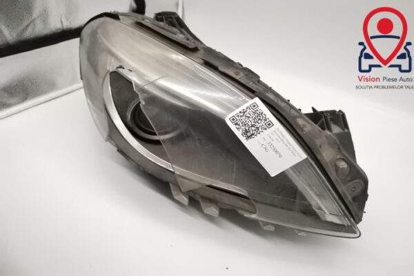 Far Dreapta Original Xenon Avariat Mercedes-Benz  B-Class  W246 [2011 - 2015] - imagine 3