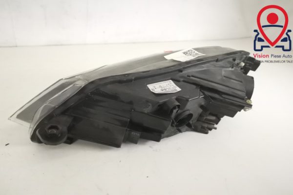Far Dreapta Original Xenon Adaptiv Avariat Skoda  Superb  3 [2015 - 2020] - imagine 5
