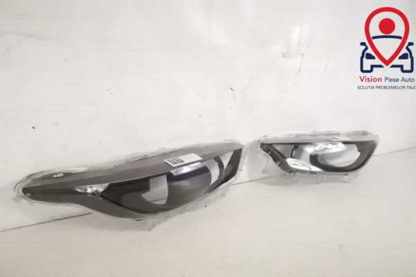 Sticla Far Dreapta Cu Interior Originala In Stare Buna Toyota  Yaris  XP210 [2020 - 2023] - imagine 2
