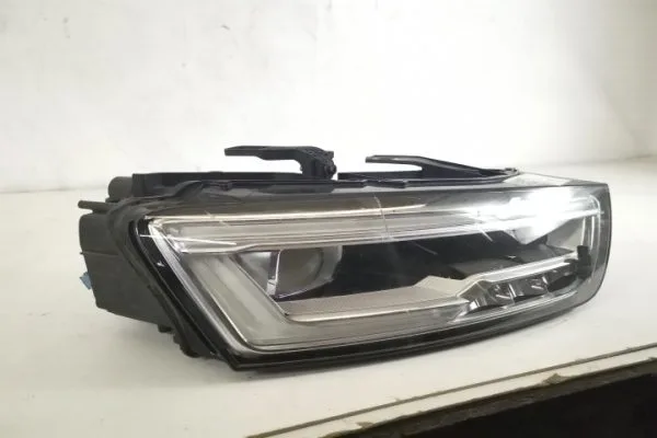 Far Dreapta Original Full Led Avariat Audi  Q3  8U [facelift] [2014 - 2020] - imagine 2