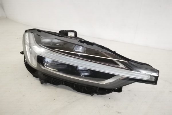 Far Dreapta Original Full Led Active High Beam Impecabil Volvo XC60 2 [2017 - 2020] Volvo  XC60 2 [2017 - 2020] - imagine 3