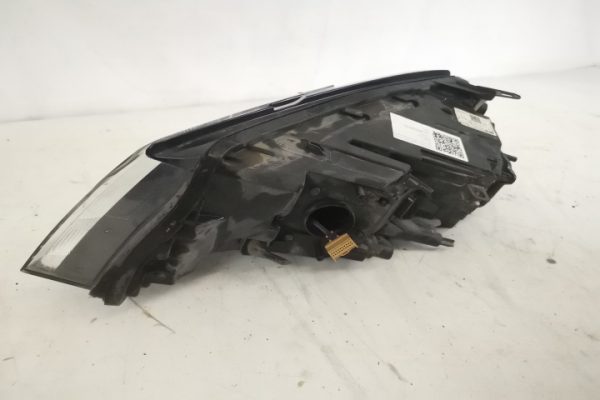 Far Dreapta Original Xenon Avariat Volkswagen VW  Touareg  generatia 2 7P [facelift] [2014 - 2018] - imagine 5