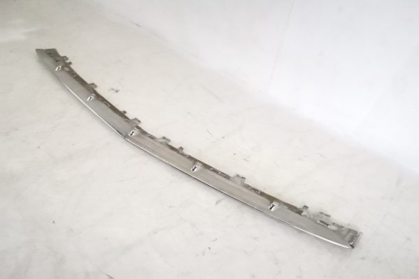 Ornament Crom Central Fusta Spoiler Bara Fata Original in Stare Buna  Mercedes-Benz  SLC-Class  R172 [2016 - 2020] - imagine 3