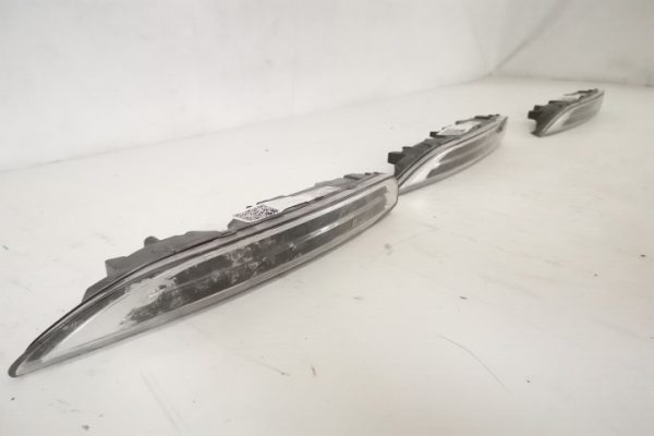 DRL Lumina De Zi Partea Stanga LED Original Avariat Porsche  Cayenne  958 [2010 - 2014] - imagine 2