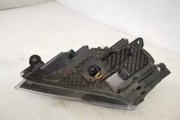 Far Dreapta Original Xenon Adaptiv Avariat Skoda  Superb  3 [2015 - 2020] - imagine 7
