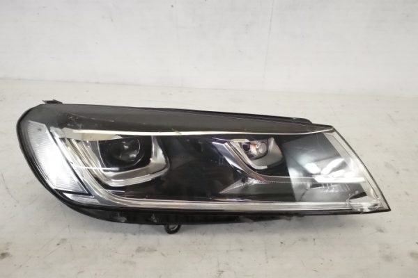 Far Dreapta Original Xenon Avariat Volkswagen VW  Touareg  generatia 2 7P [facelift] [2014 - 2018]
