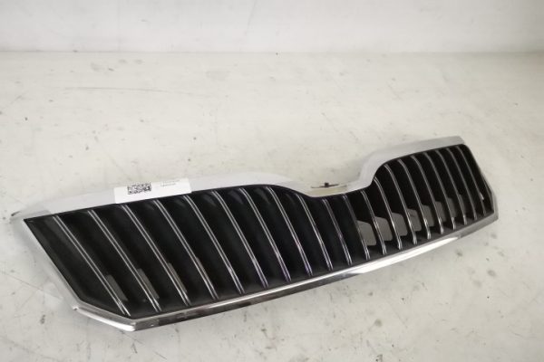 Grila Centrala Radiator Originala In Stare Buna Skoda  Superb  2 [facelift] [2013 - 2015] - imagine 2