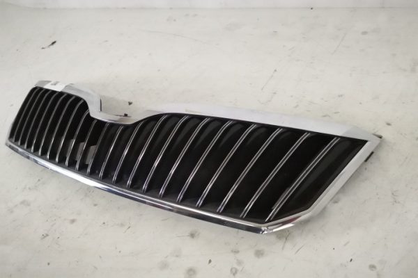 Grila Centrala Radiator Originala In Stare Buna Skoda  Superb  2 [facelift] [2013 - 2015] - imagine 3
