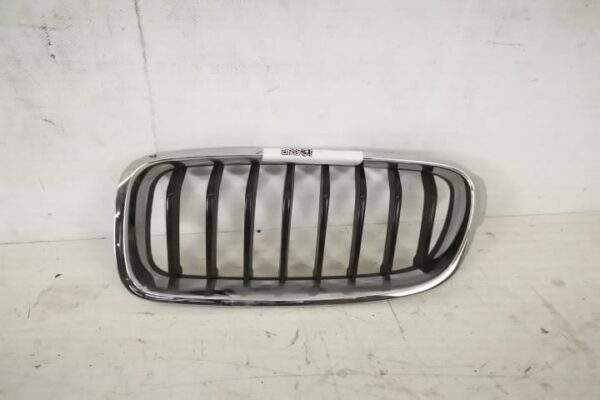 Grila Centrala Nara Stanga Originala In Stare Buna BMW  Seria 3  F30 [2011 - 2016]