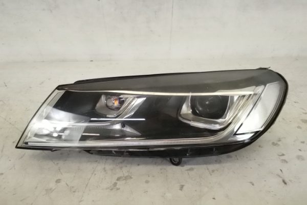 Far Stanga Bi-Xenon Original Avariat Volkswagen VW  Touareg  generatia 2 7P [facelift] [2014 - 2018]