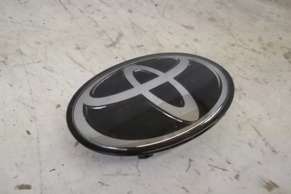 Emblema Grila Centrala Originala In Stare Buna 2021 2022 2023 Toyota  Tacoma  3 [2015 - 2020] - imagine 2