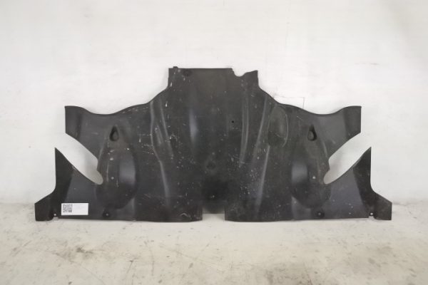 Scut Deflector Pietre Bara Spate Original In Stare Buna Tesla  Model Y  1