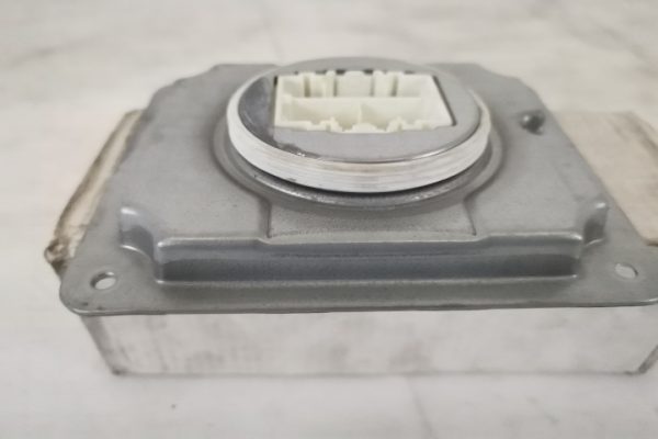 Modul Xenon Calculator Xenon Original In Stare Buna Droser Volkswagen VW  Amarok  1 [facelift] [2016 - 2020] - imagine 2