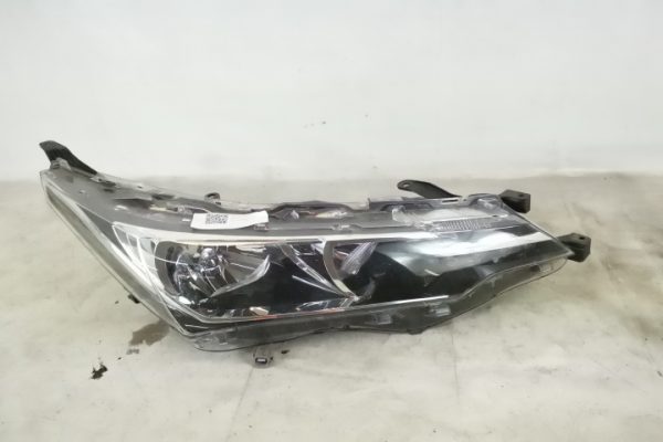 Far Dreapta Led Original In Stare Buna Toyota  Corolla  E170 [facelift] [2015 - 2020]